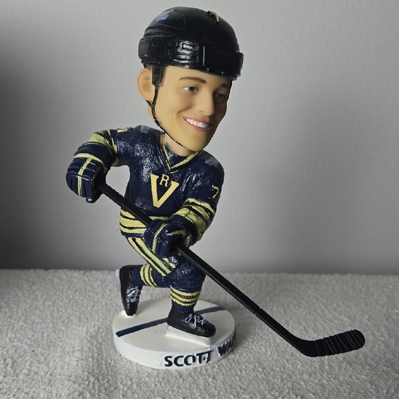 Scott Walford Limited Edition Bobblehead - Picture 2 of 11